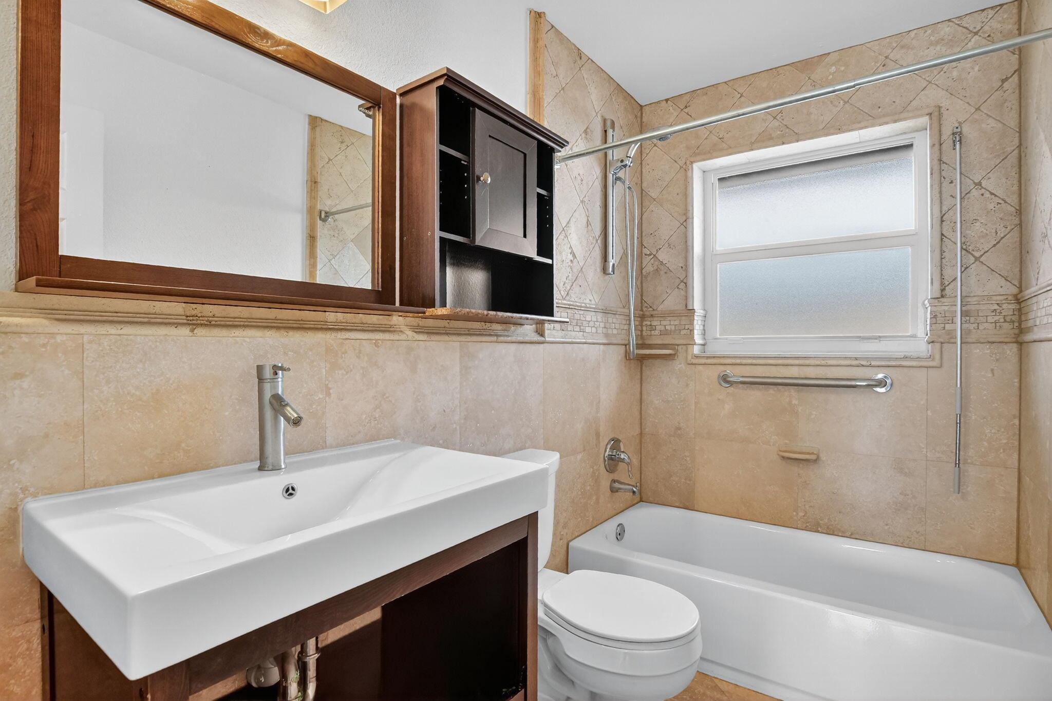 CRYSTAL HEIGHTS - Residential