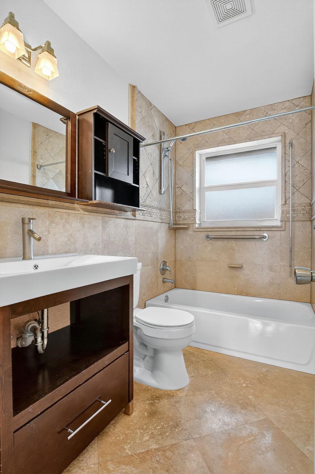 CRYSTAL HEIGHTS - Residential