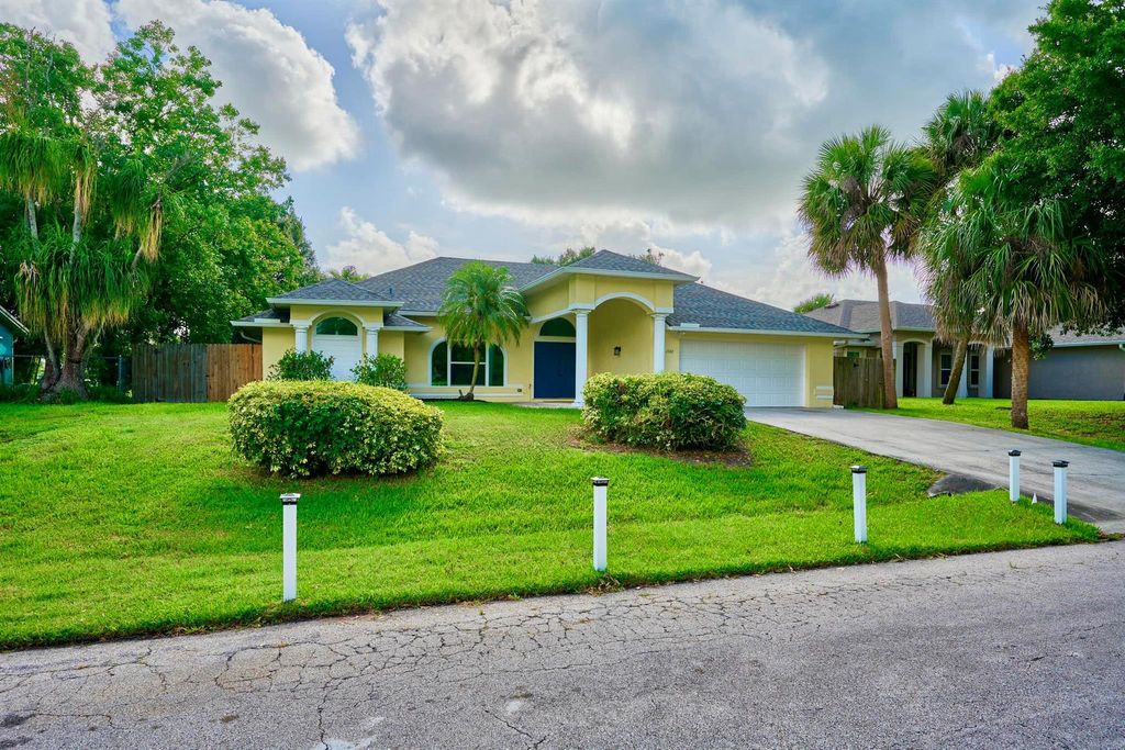 Photo of 1550 Crowberry Lane, Sebastian, FL 32958 (MLS # R11101107)