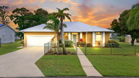 Photo of 5660 SE Colee Avenue, Stuart, FL 34997 (MLS # B26028289)
