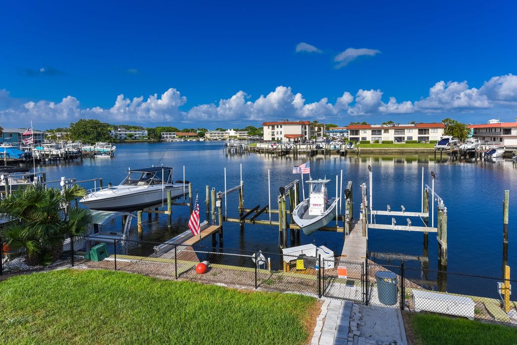 Photo of 308 Northlake Drive Dr #5, North Palm Beach, FL 33408 (MLS # R10816687)