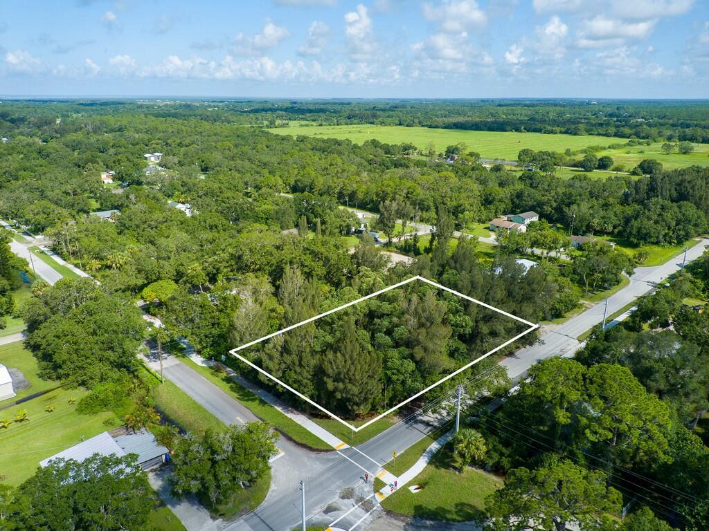 DUPLEX LOTS!! ATTENTION INVESTORS or Small Business Owners. RARELY AVAILABLE - Large Corner Parcel in the City of Fellsmere has many opportunities. Lots 10-18, 225'x125' for a total of .65 acres. Can be subdivided into @2 Oversized Parcels. Build Multi: Single Family Homes, Duplexes, Triplexes, or an Apartment Building. Also Limited Commercial or Mixed Use. Paved Road, newly installed sidewalk. High & Dry. Public Water & Sewer Access. ALL Land Use, Zoning, Building, and other info Buyer to confirm with the City of Fellsmere ''Opportunity Zone'' (see attachments for details). Owner is FREC REG.