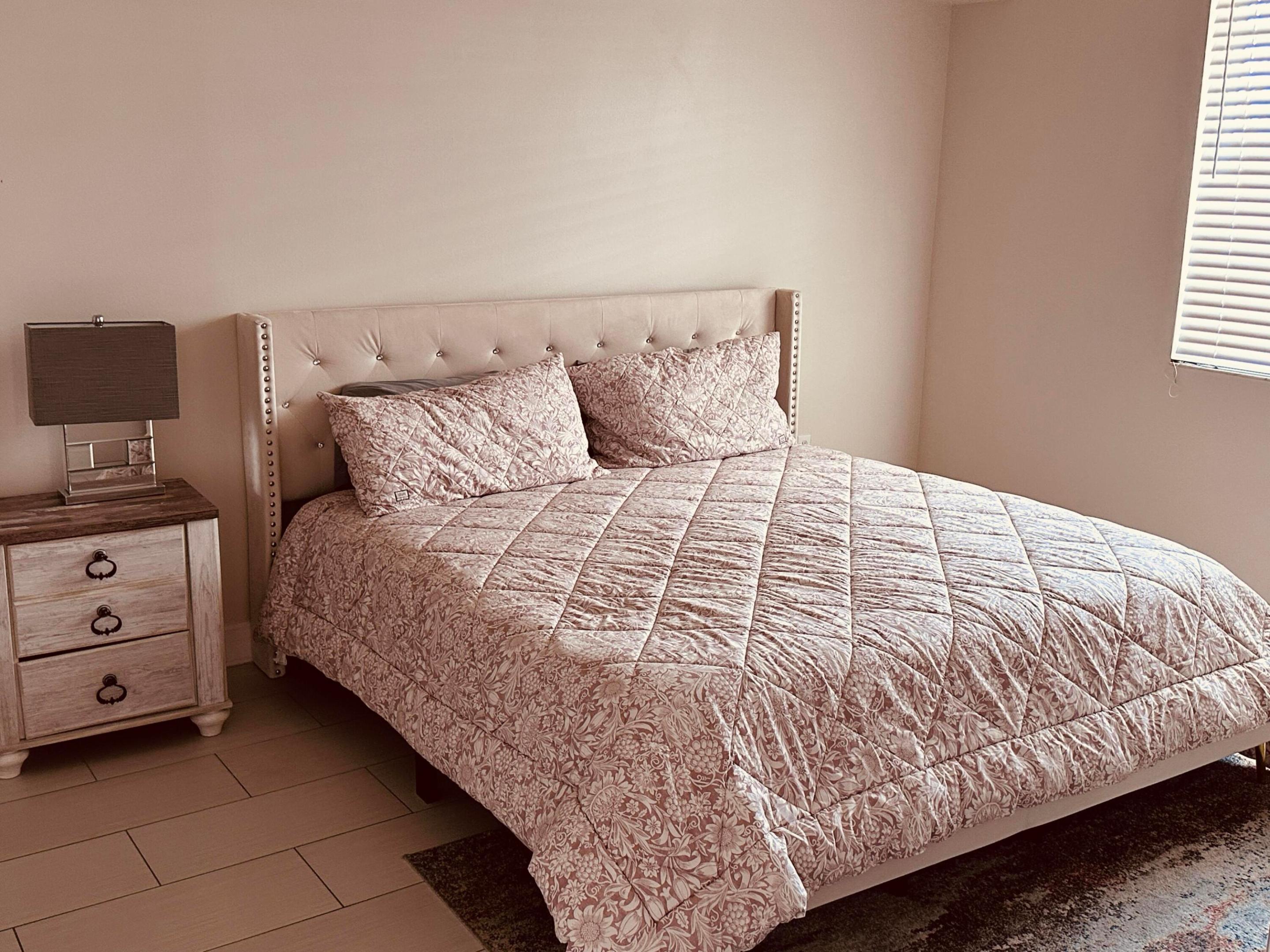 PINEAPPLE GROVE VILLAGE CONDOMINIUM - Residential