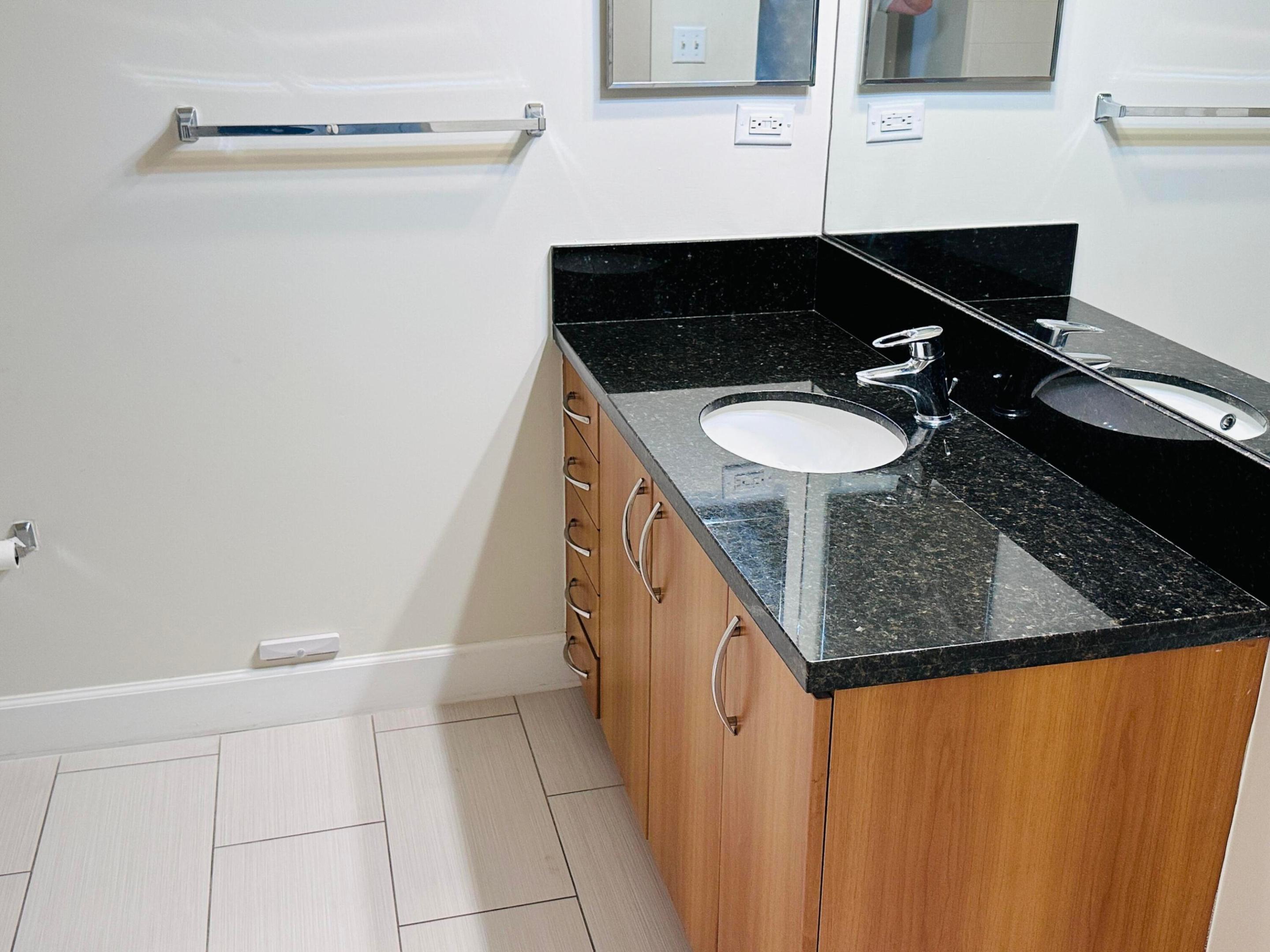 PINEAPPLE GROVE VILLAGE CONDOMINIUM - Residential