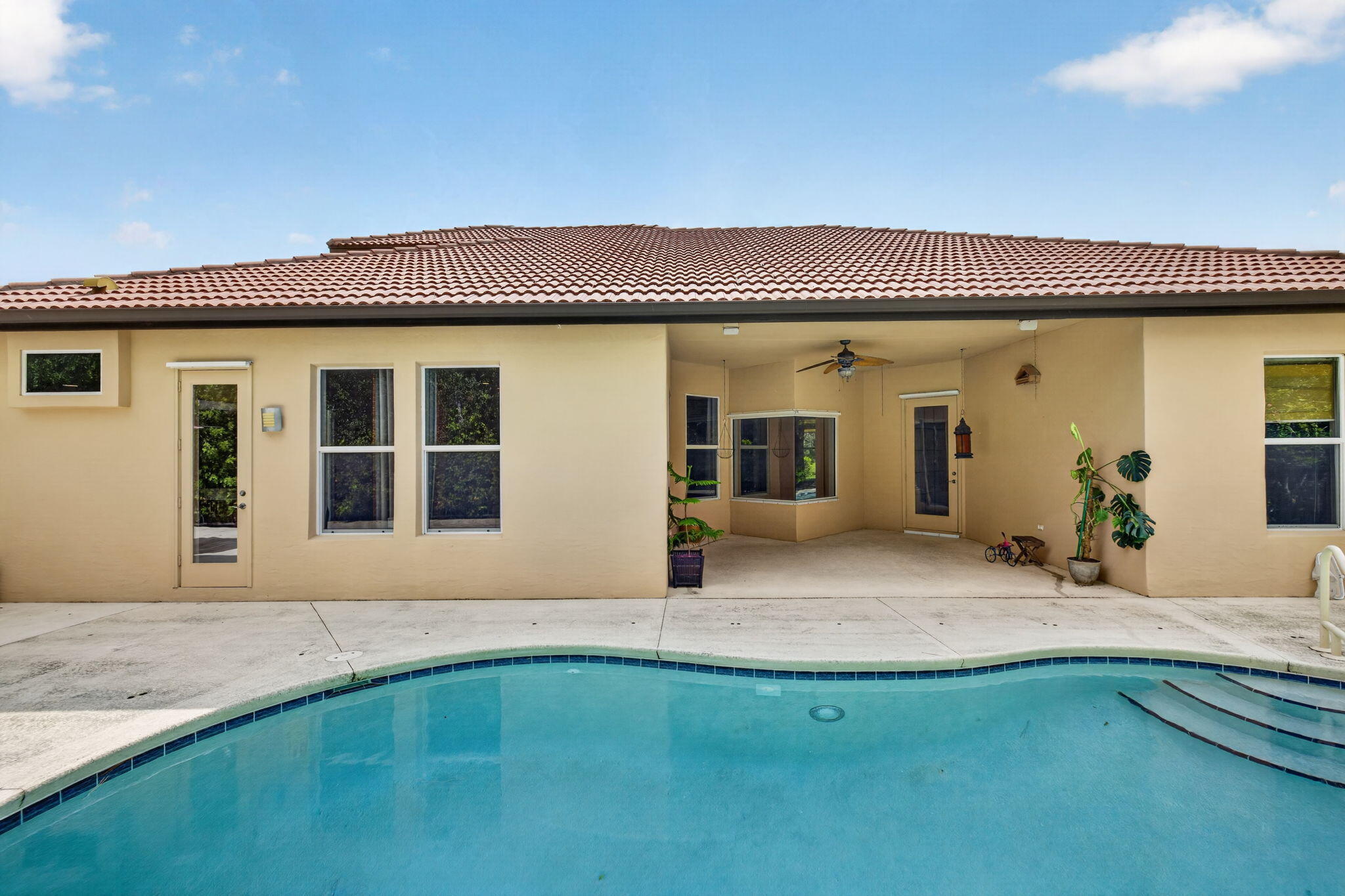805 SW CLASSICO Court