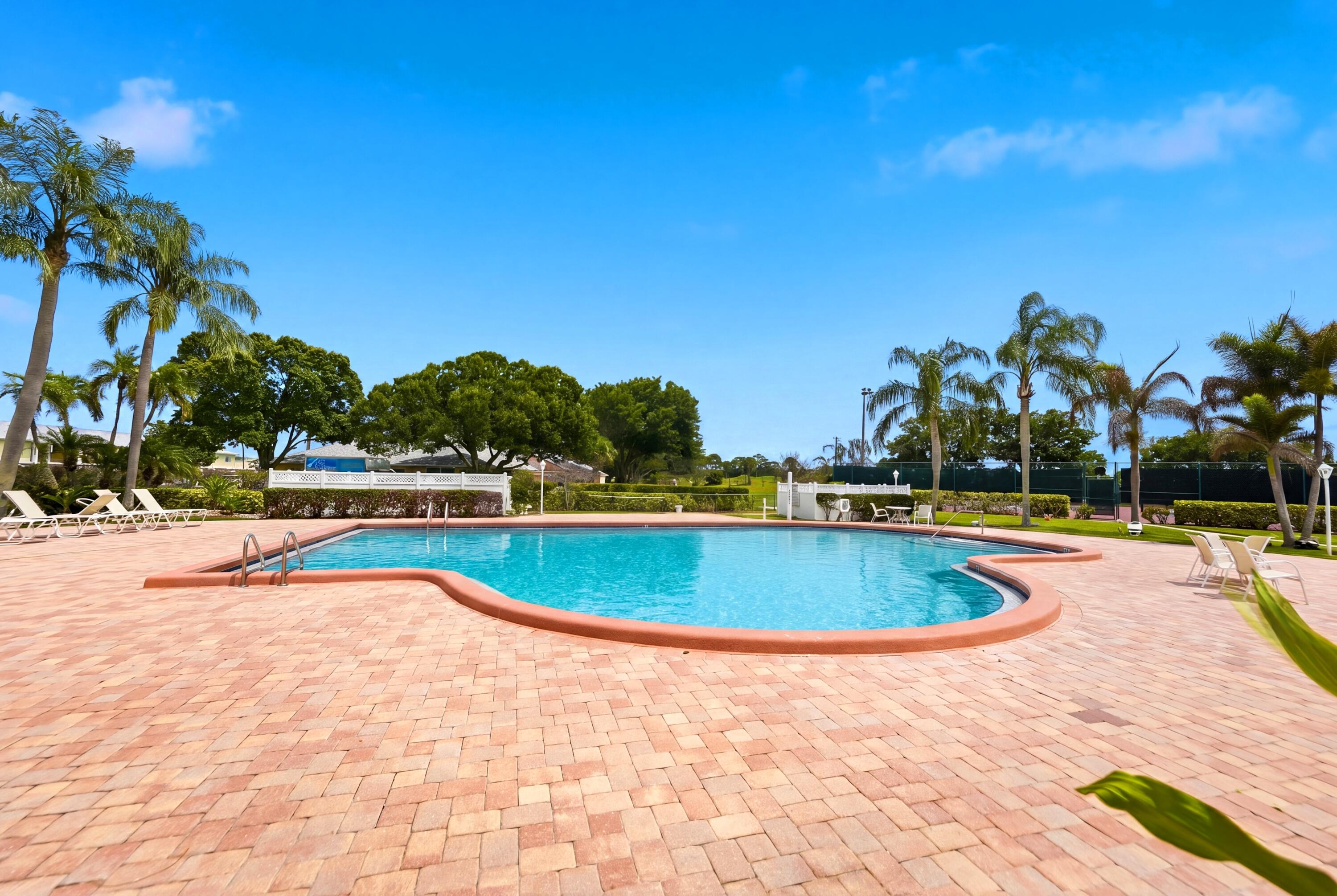 GROVE ISLE EAST CONDOMINIUM - Residential