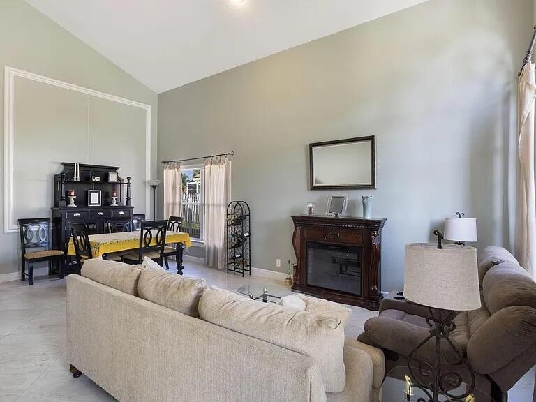 LAKE CHARLESTON TR S - Residential Lease