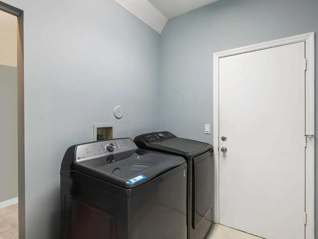 LAKE CHARLESTON TR S - Residential Lease