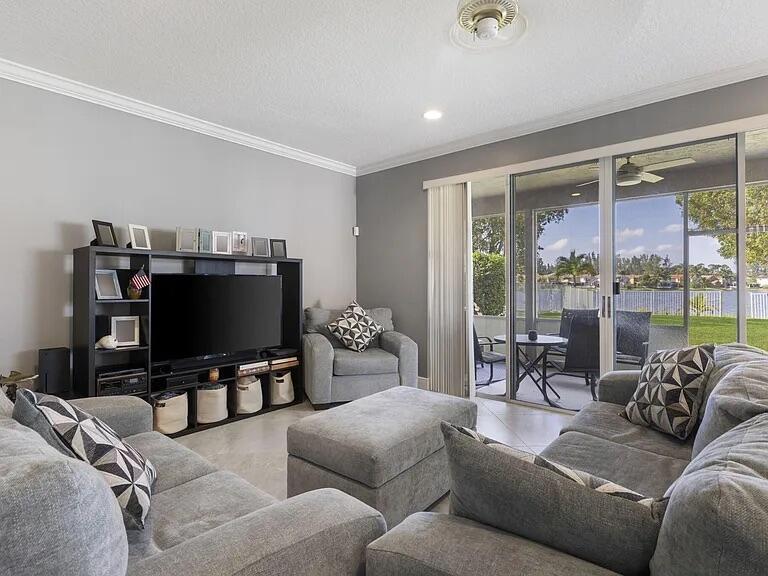 LAKE CHARLESTON TR S - Residential Lease