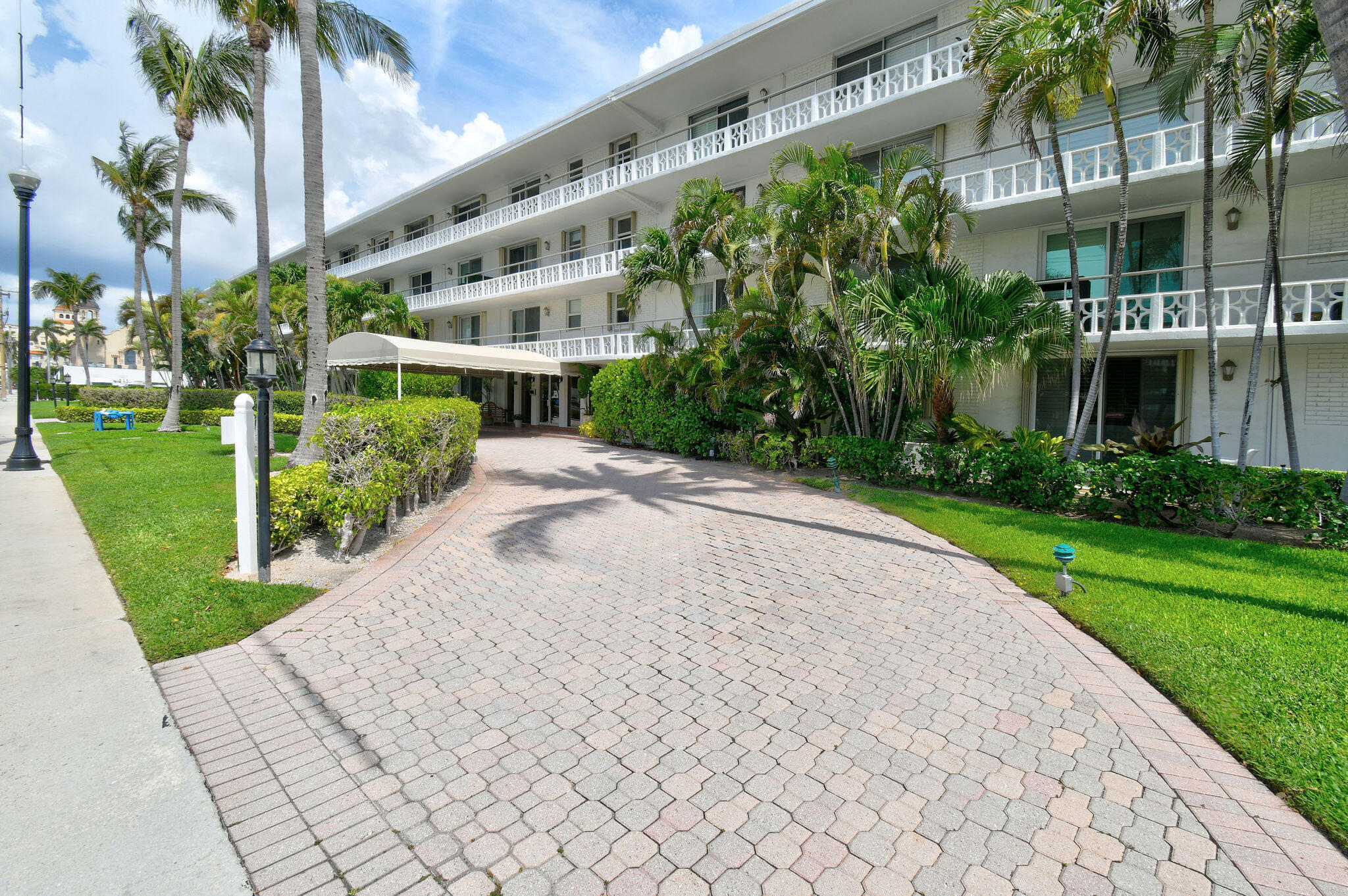 139 Sunrise Avenue 2030