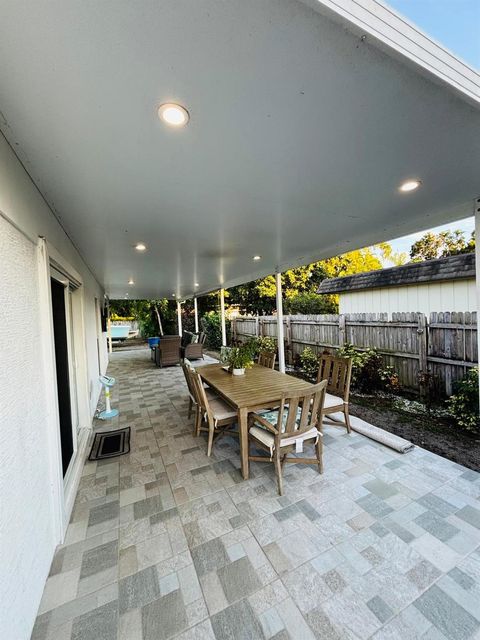 View photos, virtual tours, details... 8000 NW 74th Ter Tamarac FL 33321