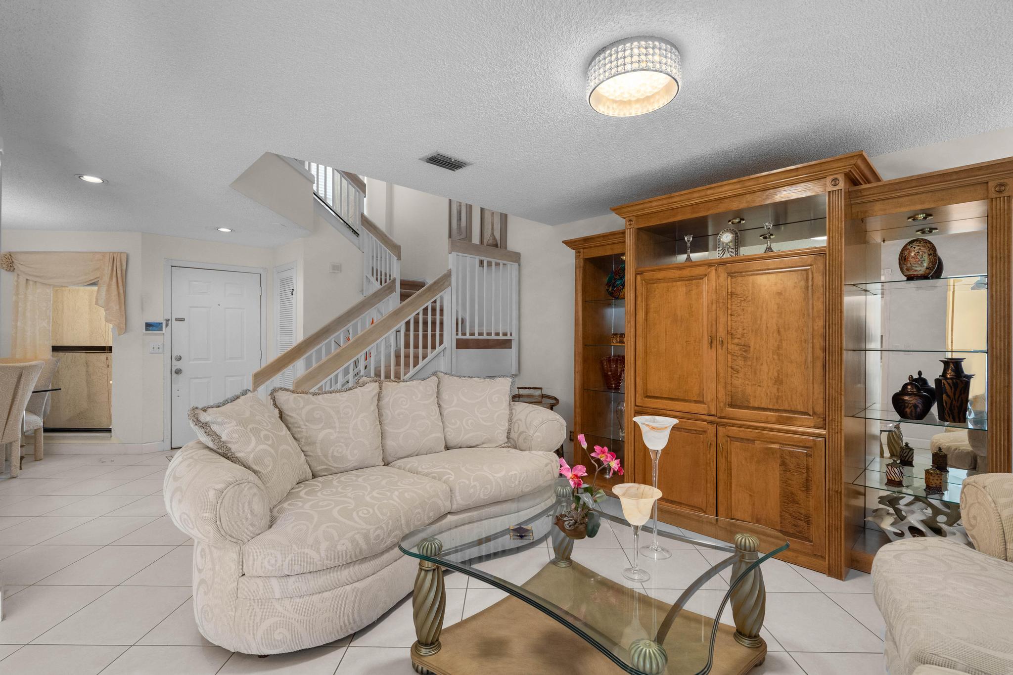 EMERALD OAKS 8 CONDO - Residential