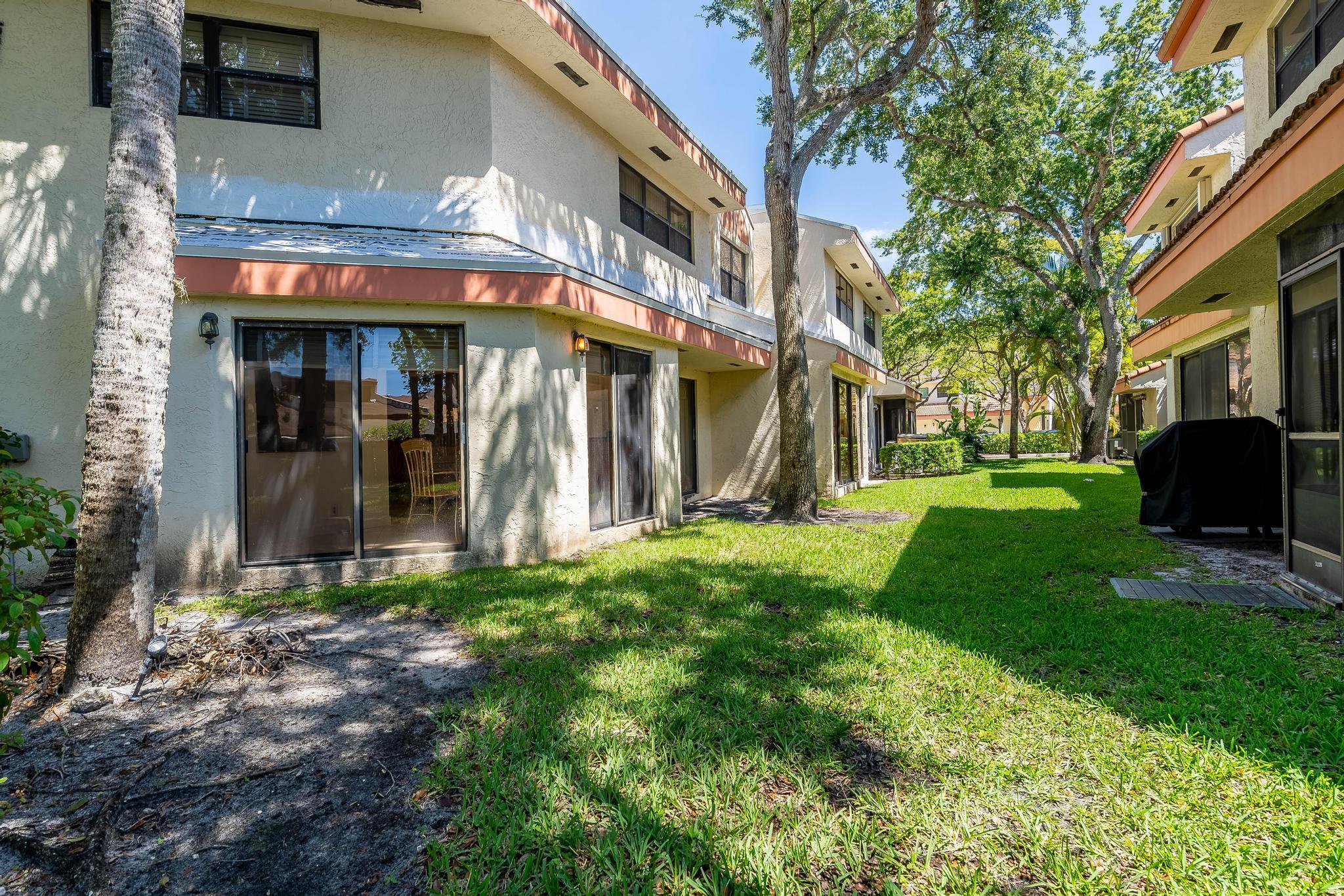 EMERALD OAKS 8 CONDO - Residential
