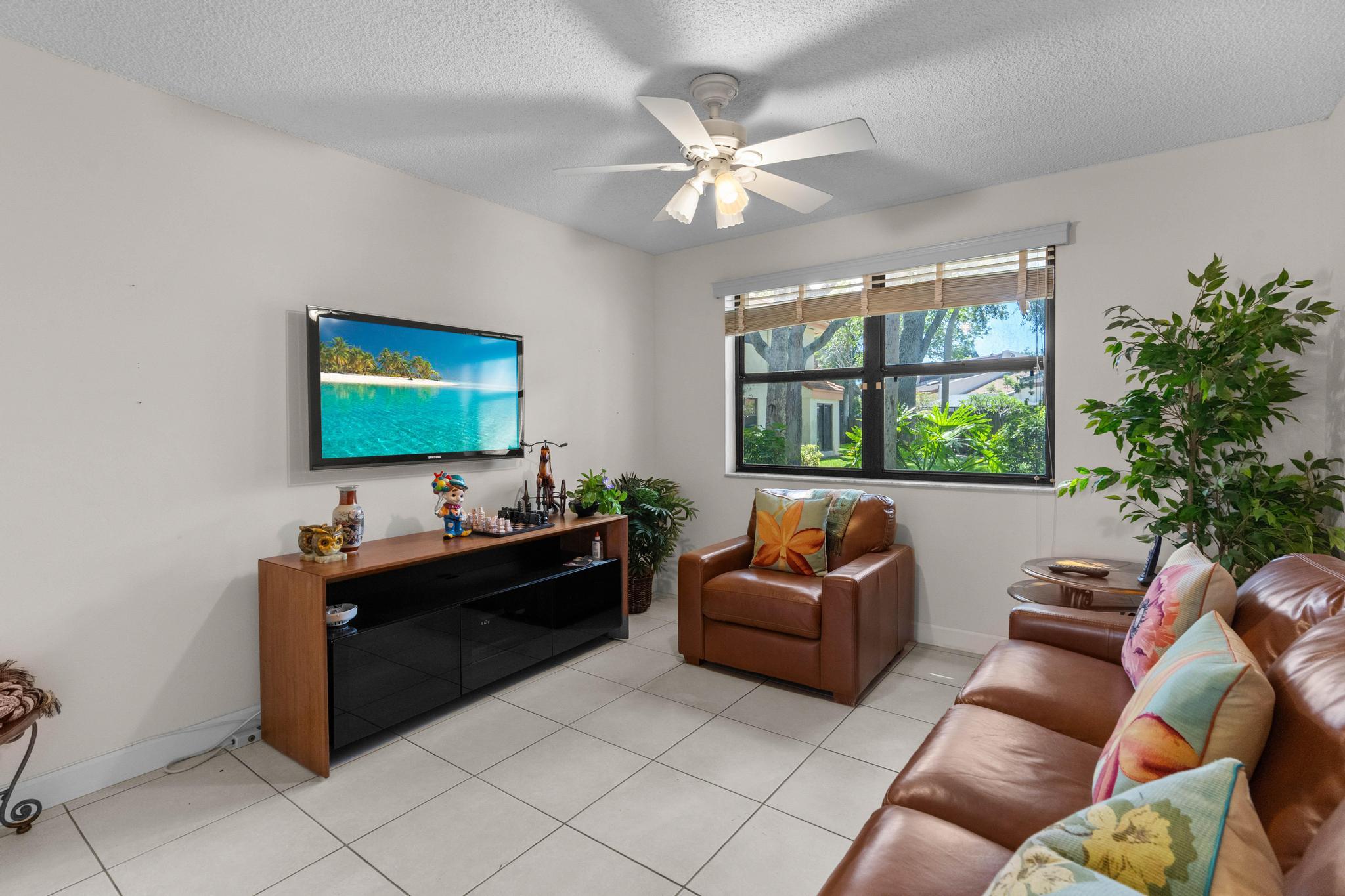 EMERALD OAKS 8 CONDO - Residential