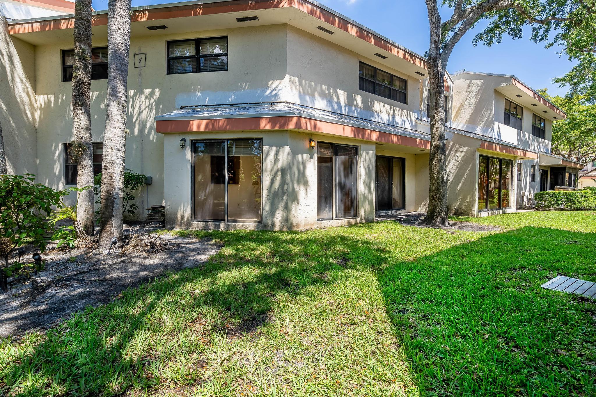 EMERALD OAKS 8 CONDO - Residential