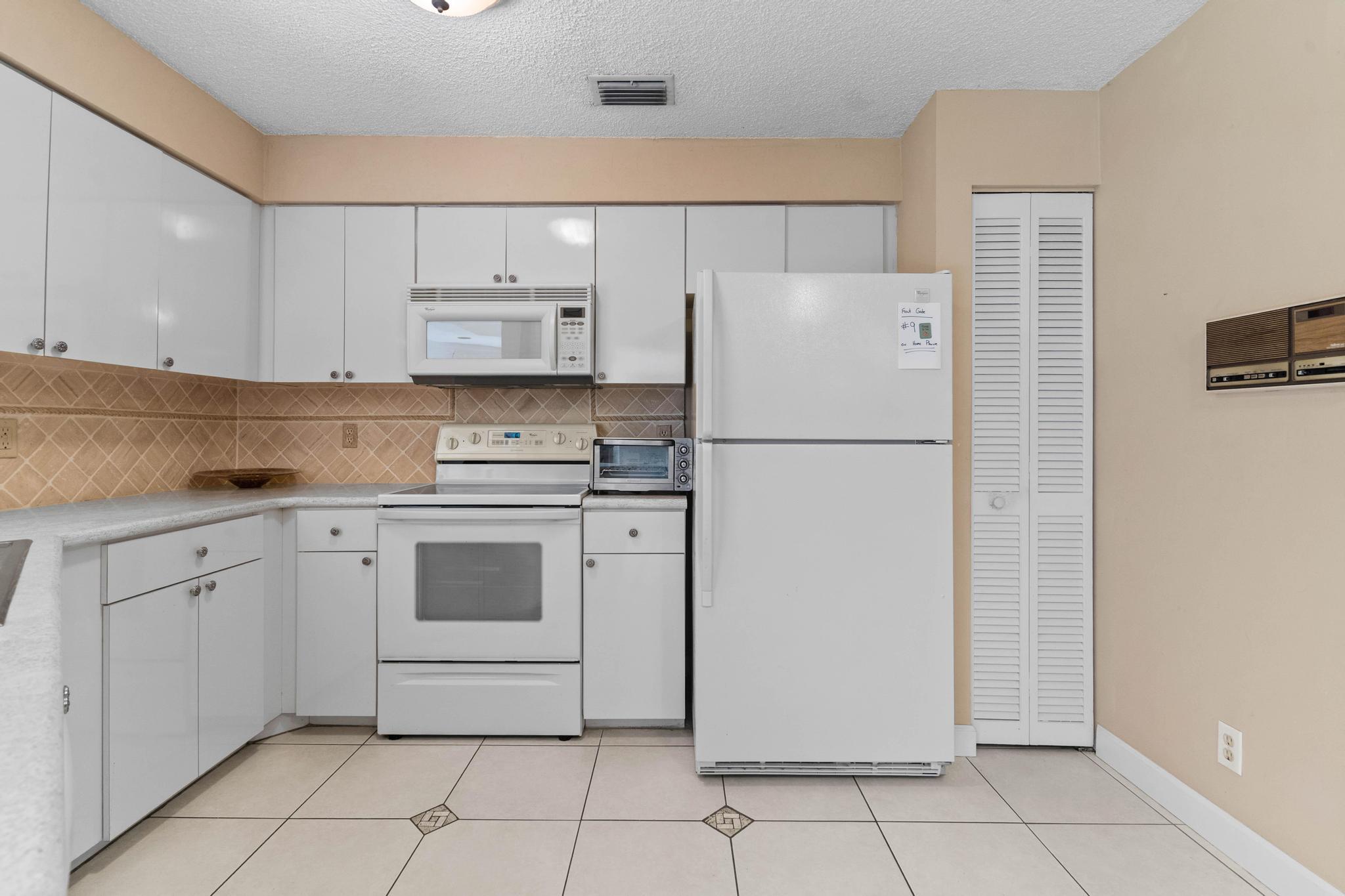 EMERALD OAKS 8 CONDO - Residential