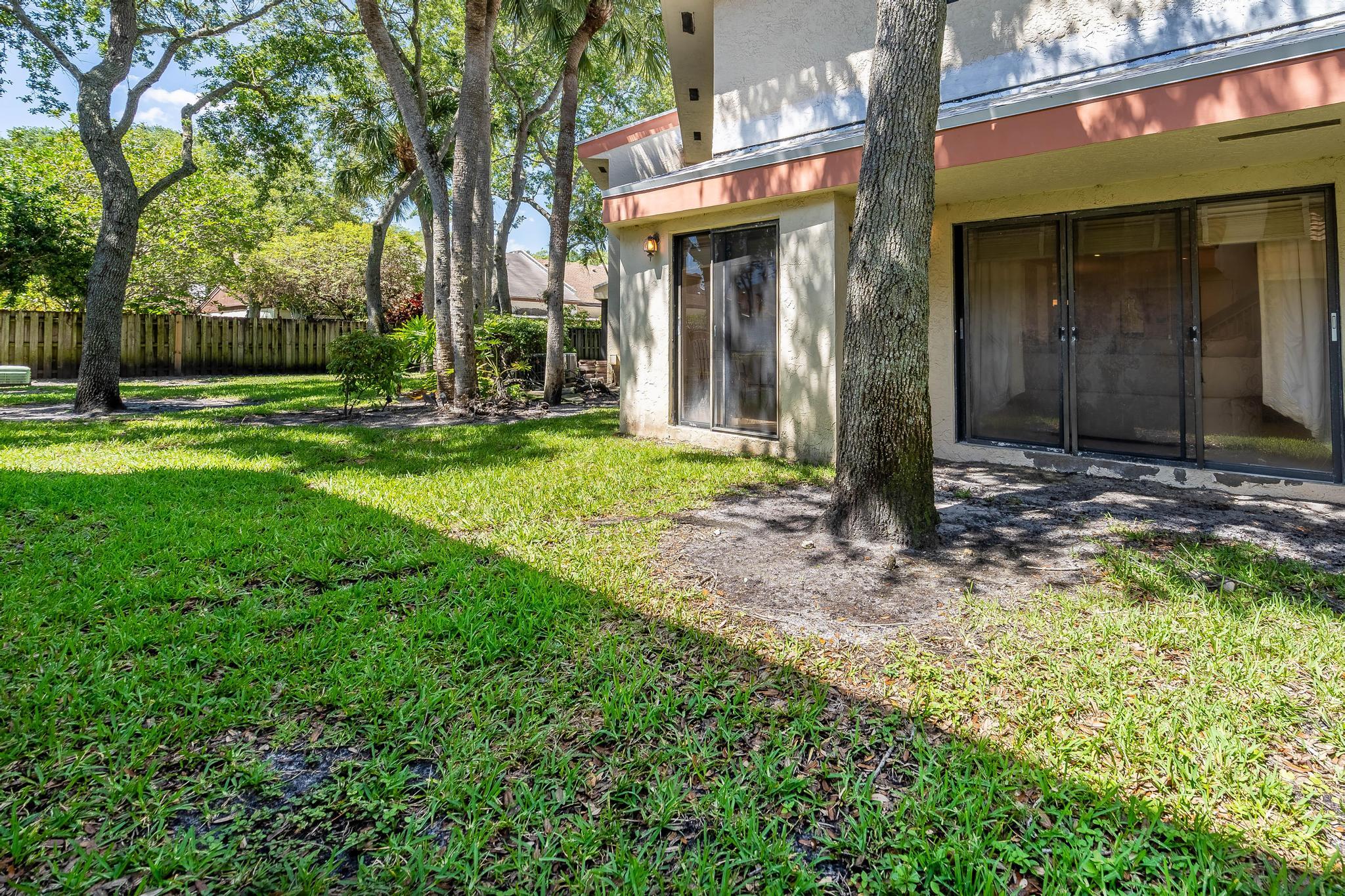 EMERALD OAKS 8 CONDO - Residential