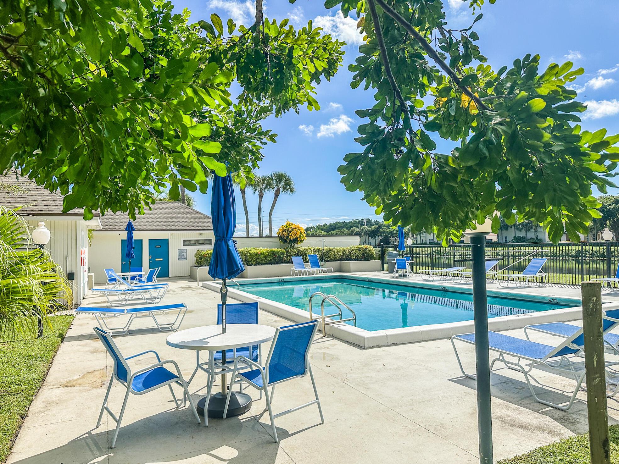 DELRAY OAKS - Residential