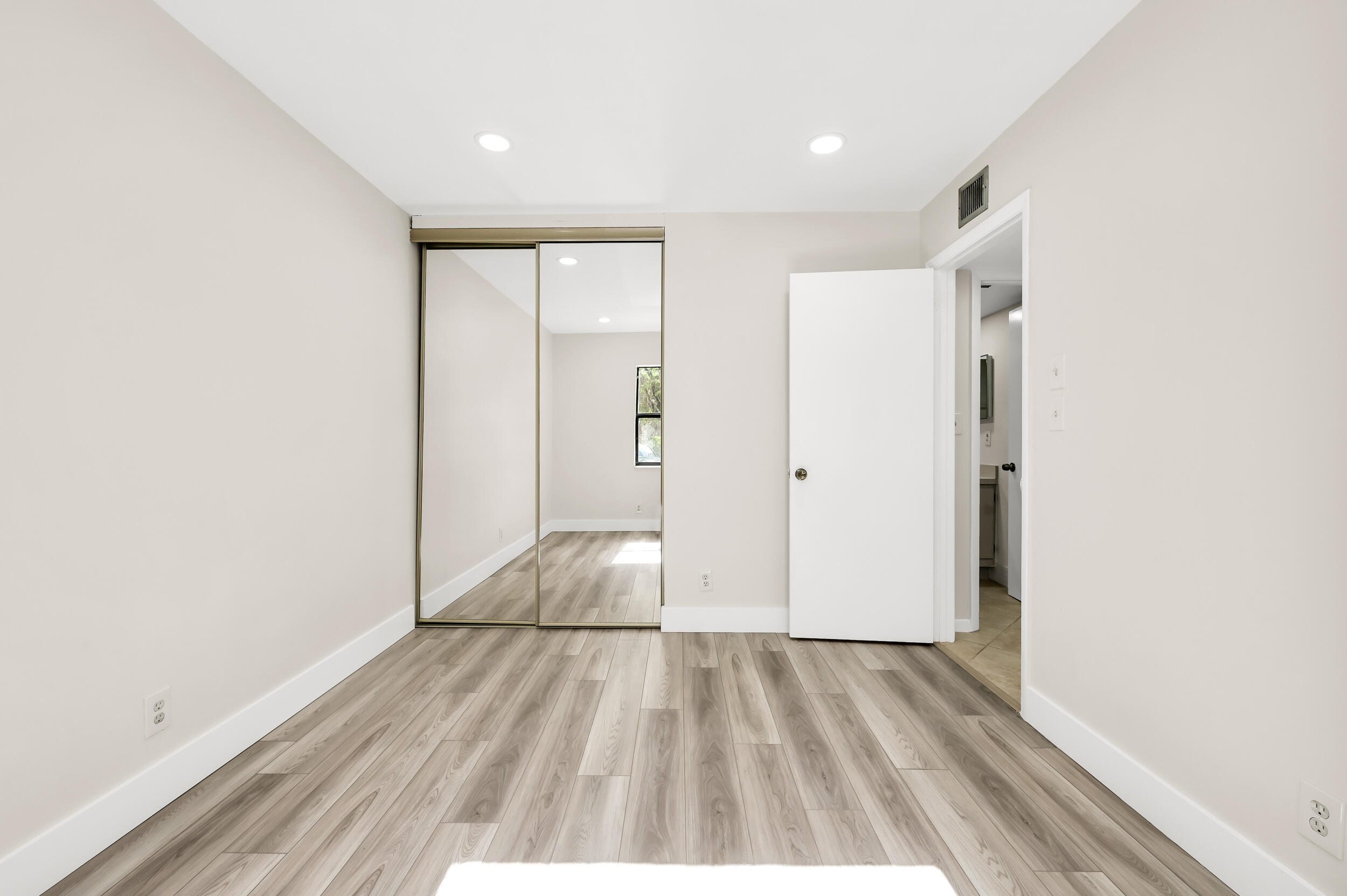 POND APPLE PLACE IV-B CONDO - Residential