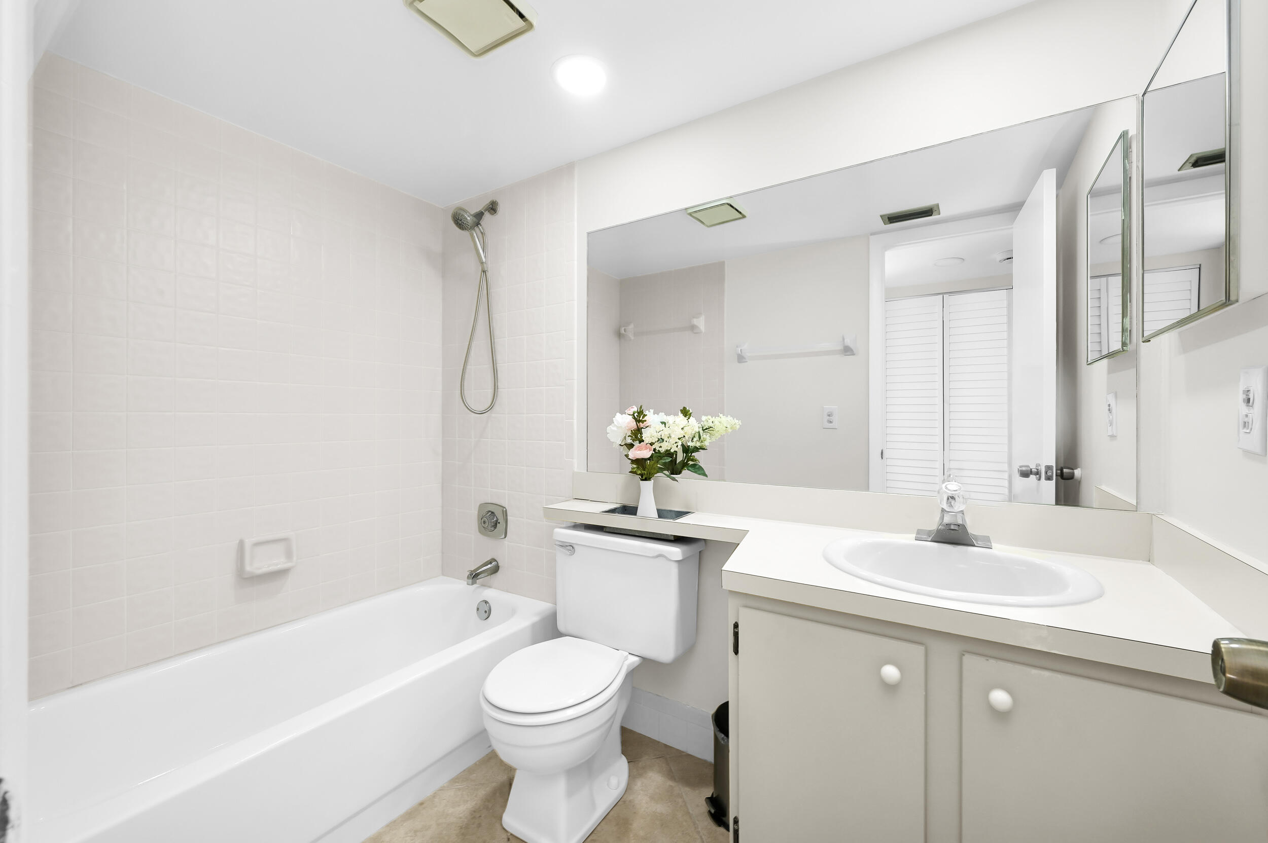POND APPLE PLACE IV-B CONDO - Residential