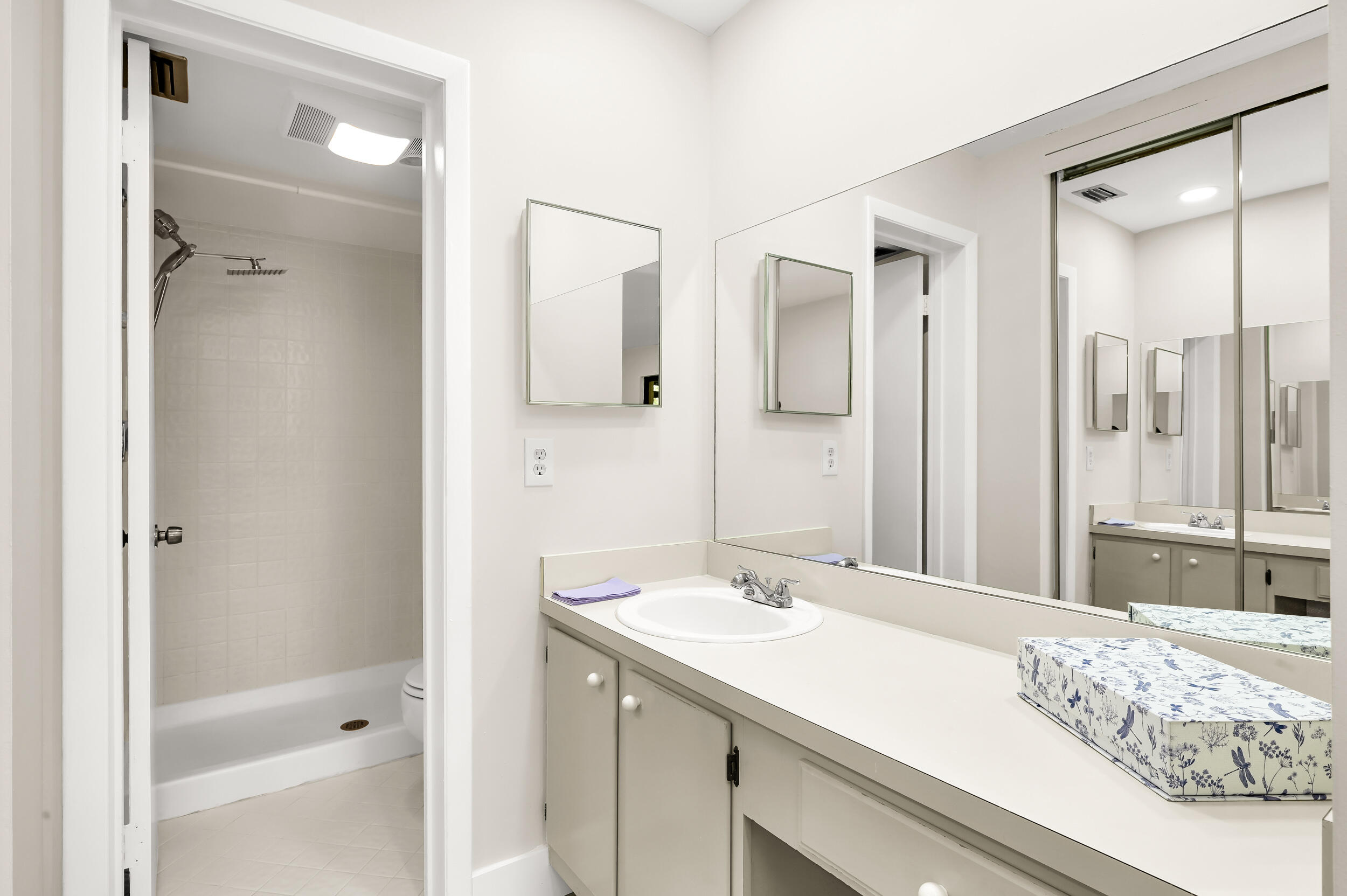 POND APPLE PLACE IV-B CONDO - Residential