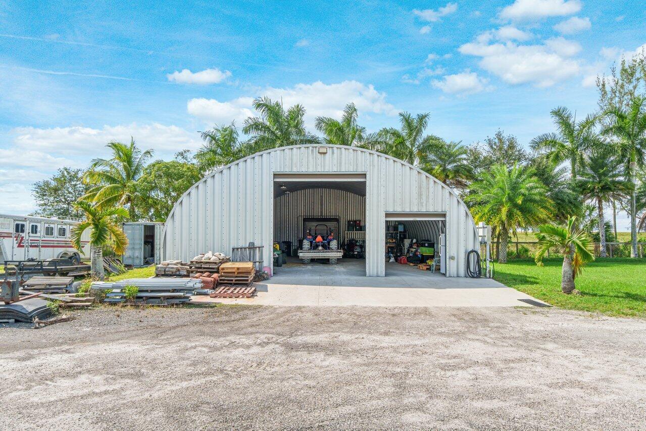 RUSTIC RANCHES - Residential