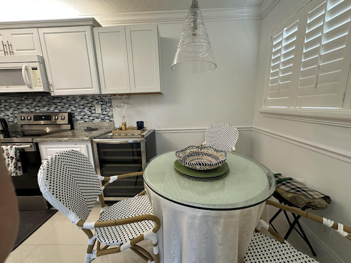 YORKVILLE - Residential