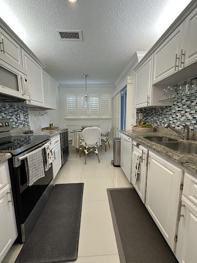 YORKVILLE - Residential