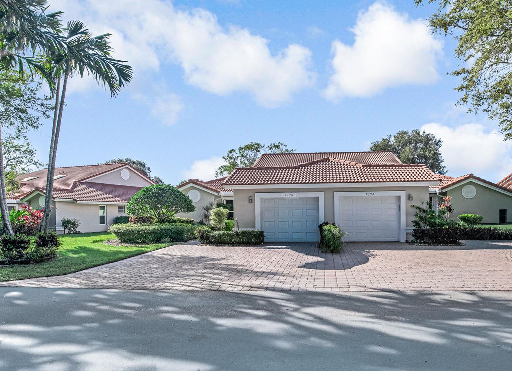 Photo of 7690 Majestic Palm Drive, Boynton Beach, FL 33437 (MLS # B26010117)