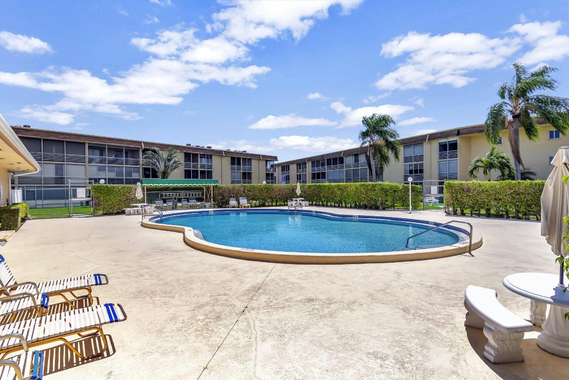 VILLAGE GREEN HAMPTON CONDO - Residential Lease