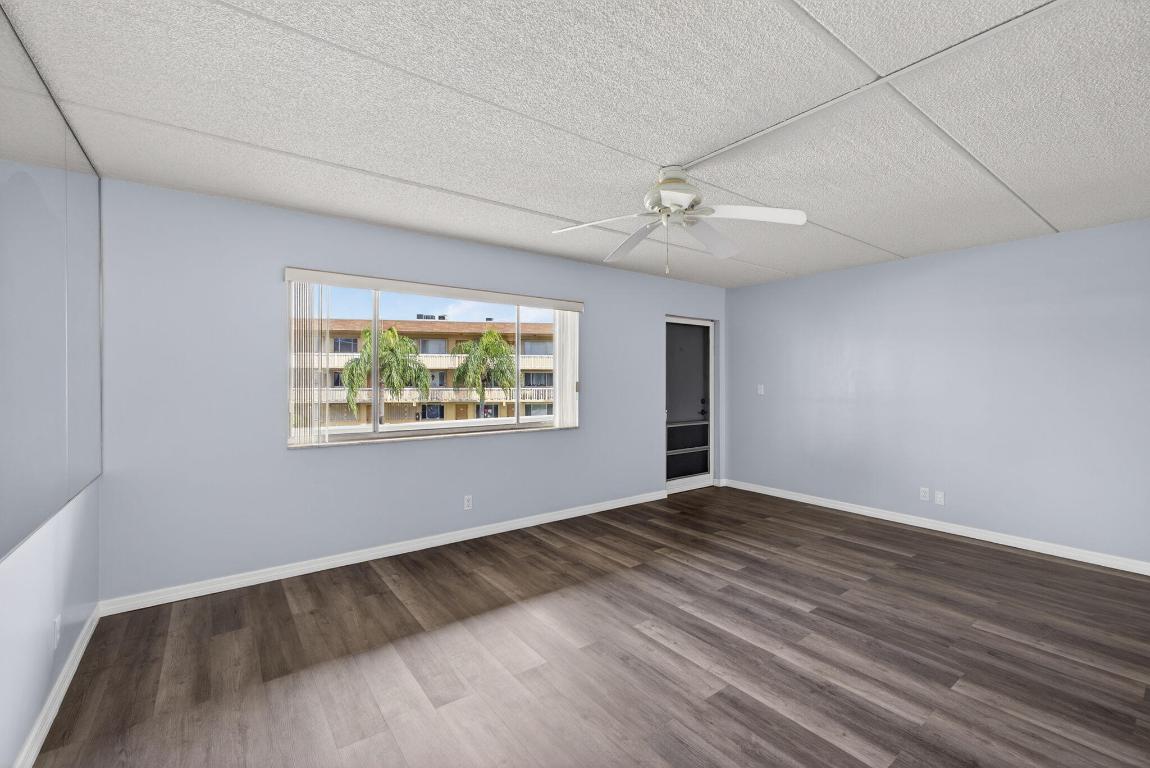 VILLAGE GREEN HAMPTON CONDO - Residential Lease