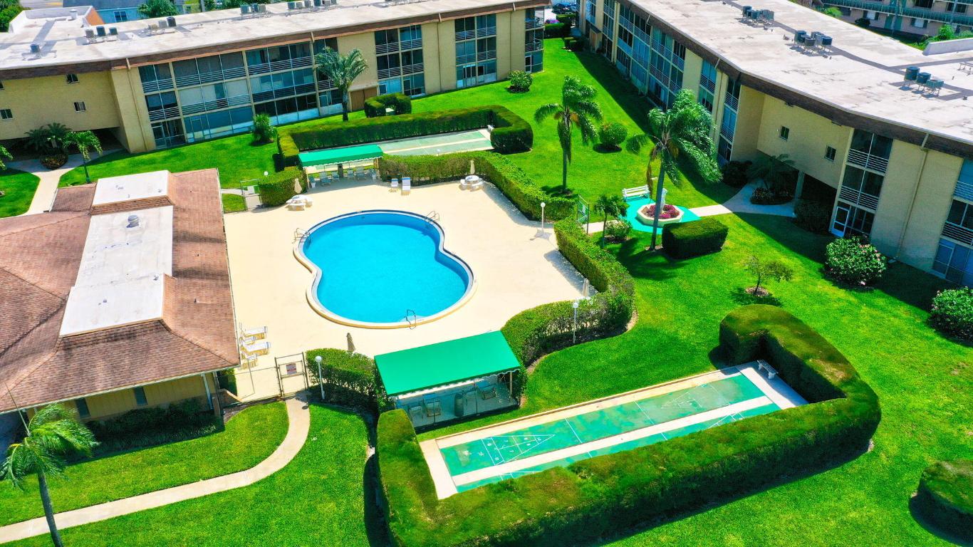 VILLAGE GREEN HAMPTON CONDO - Residential Lease