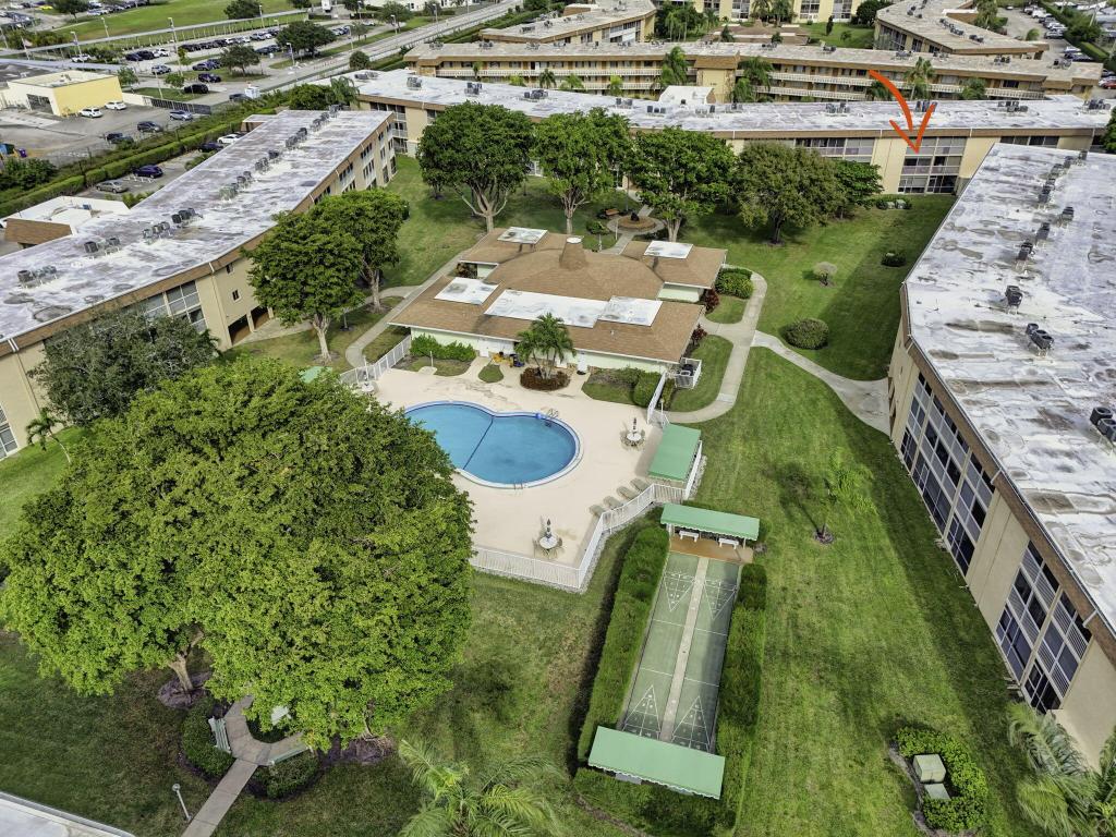 VILLAGE GREEN HAMPTON CONDO - Residential Lease