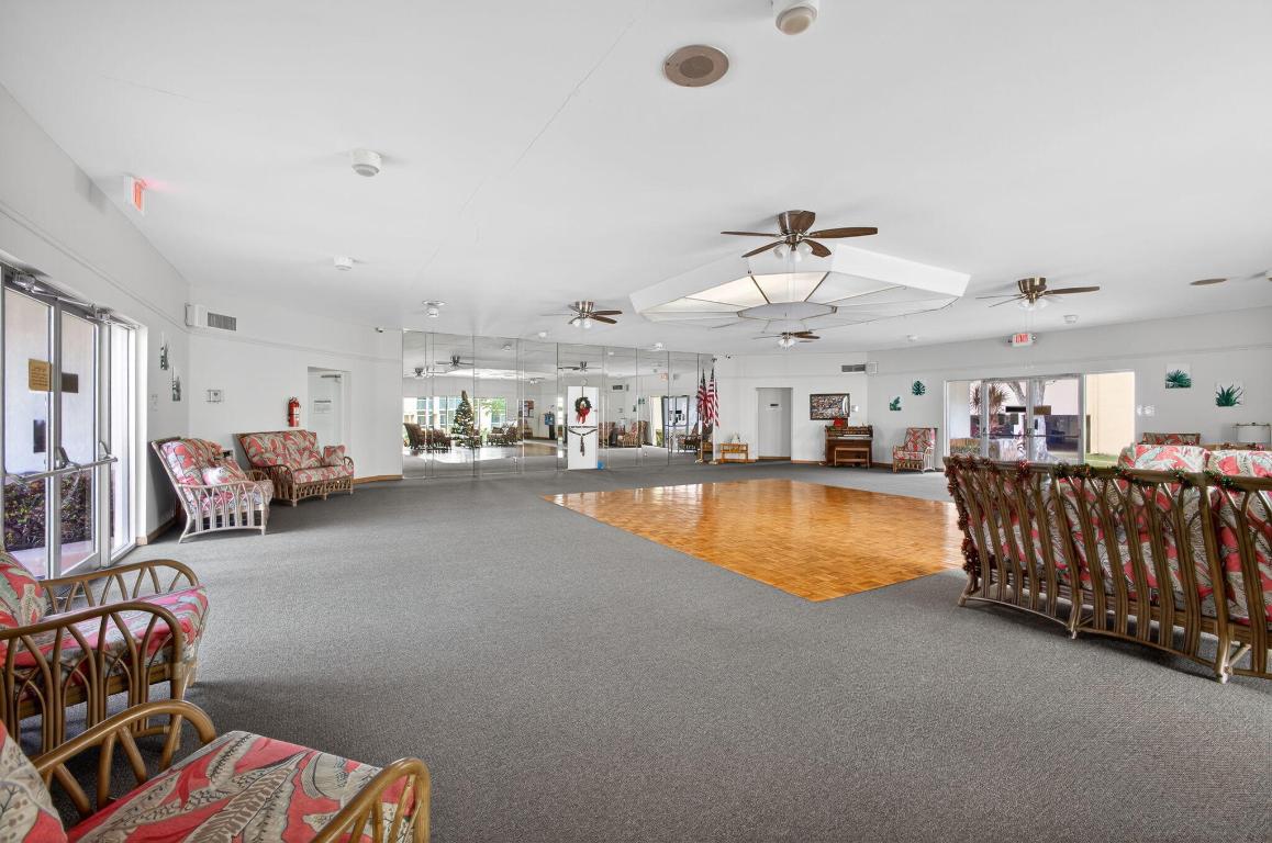 VILLAGE GREEN HAMPTON CONDO - Residential Lease