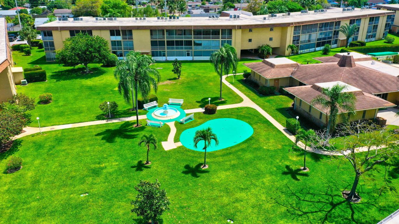 VILLAGE GREEN HAMPTON CONDO - Residential Lease