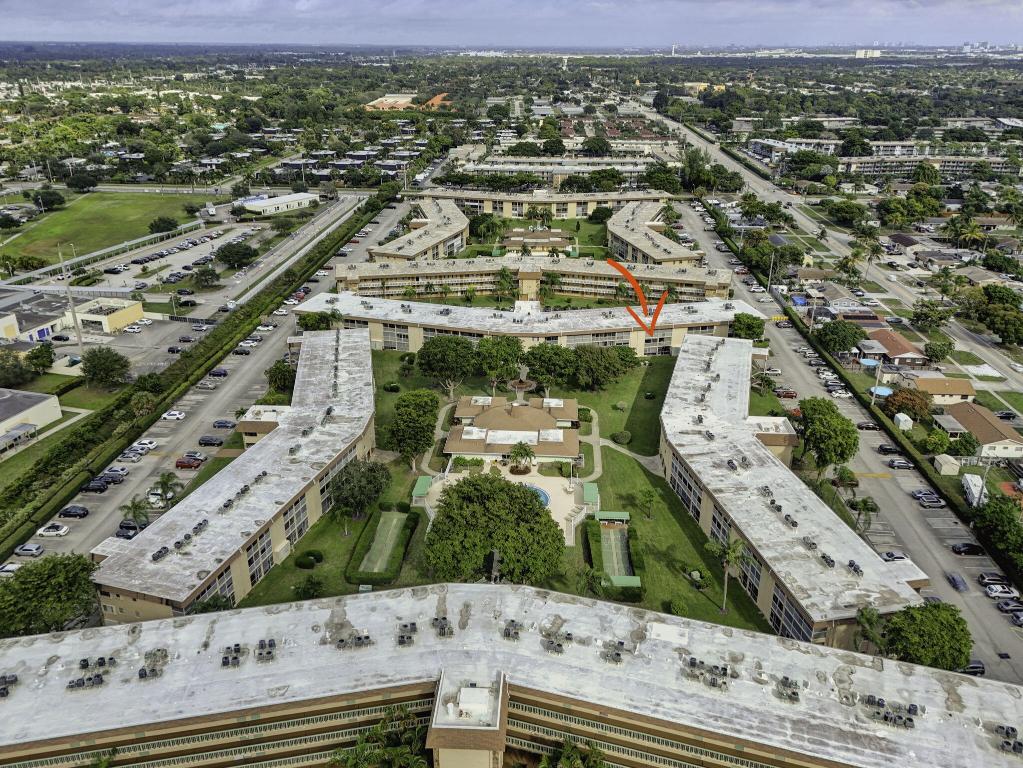 VILLAGE GREEN HAMPTON CONDO - Residential Lease