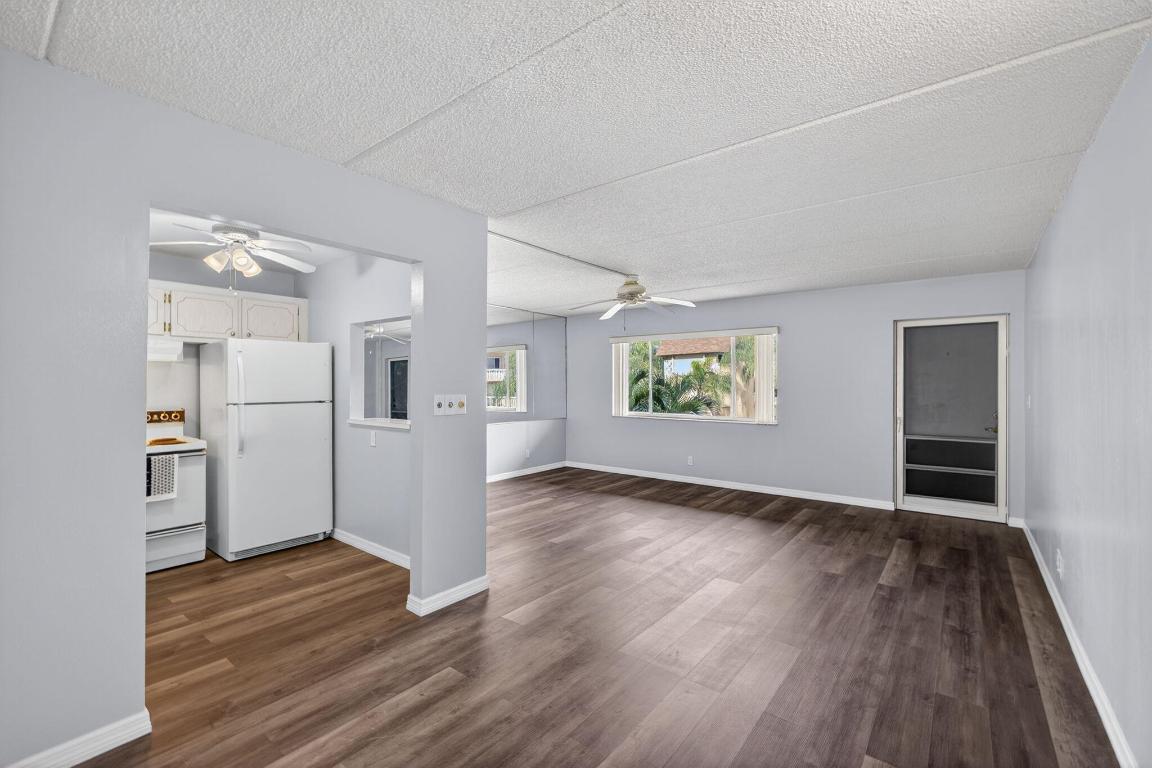 VILLAGE GREEN HAMPTON CONDO - Residential Lease