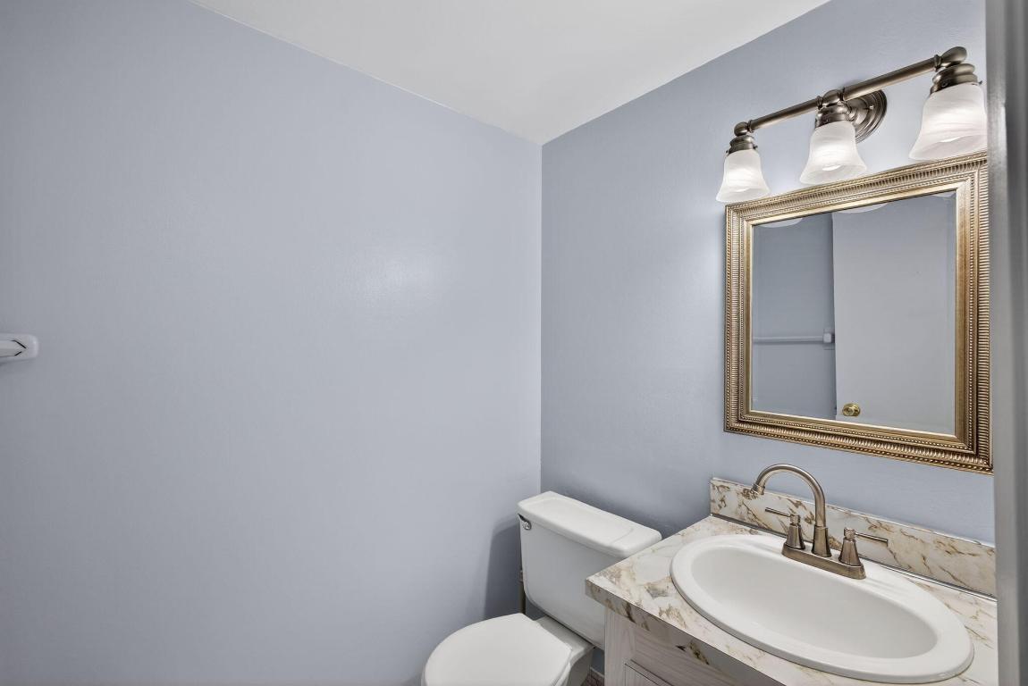 VILLAGE GREEN HAMPTON CONDO - Residential Lease