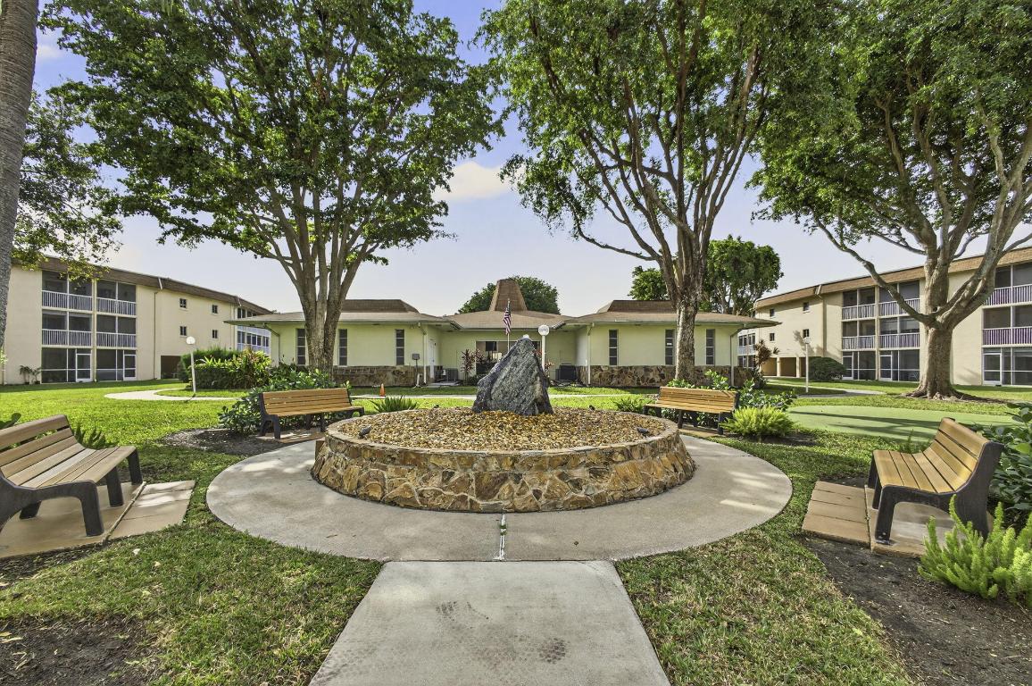 VILLAGE GREEN HAMPTON CONDO - Residential Lease