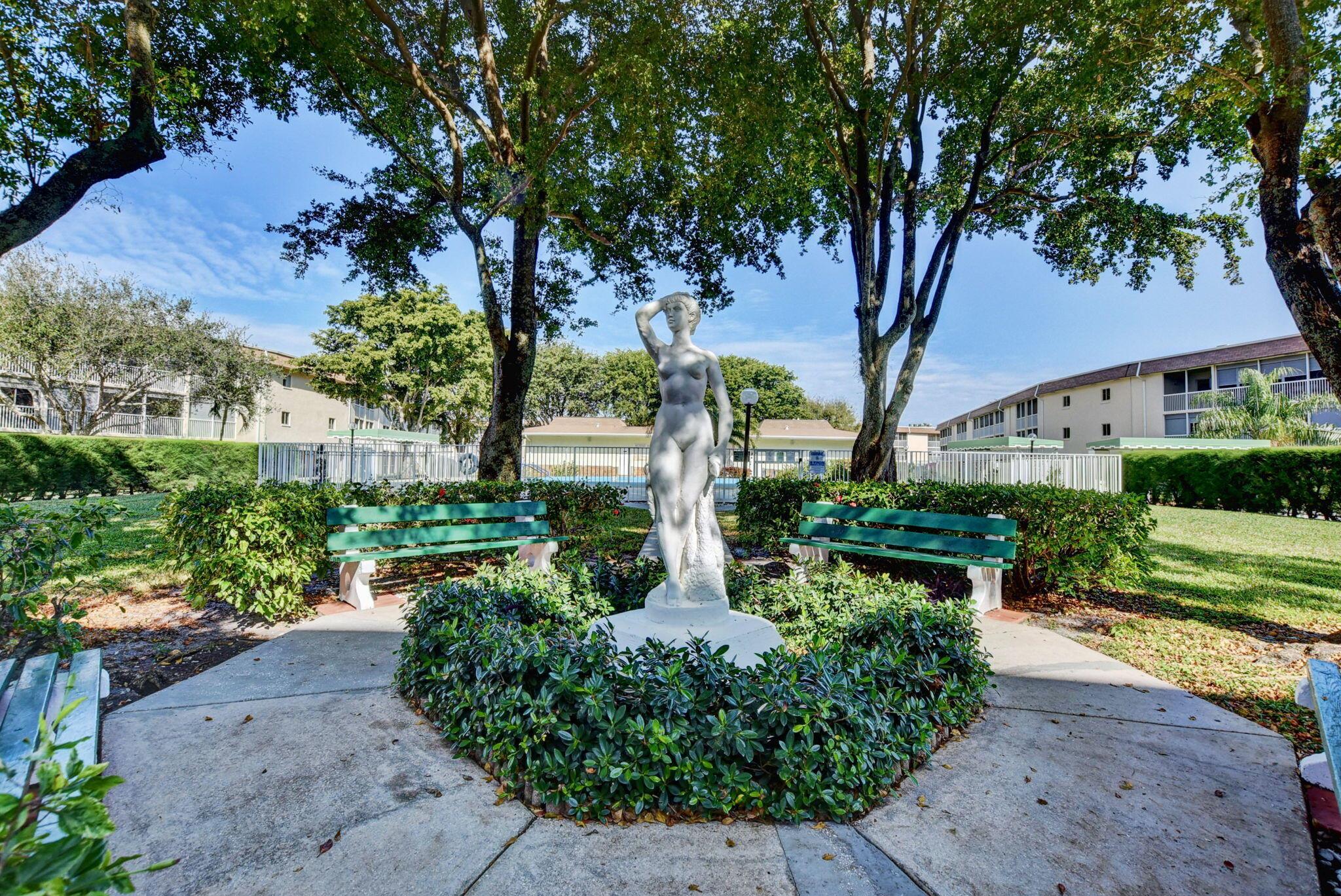 VILLAGE GREEN HAMPTON CON - Residential Lease