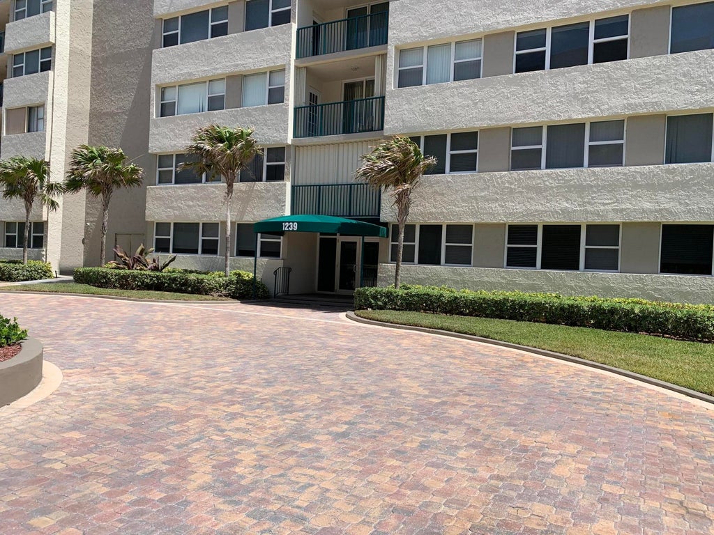 Photo of 1237 S HILLSBORO MILE N #601, Hillsboro Beach, FL 33062 (MLS # B26056838)