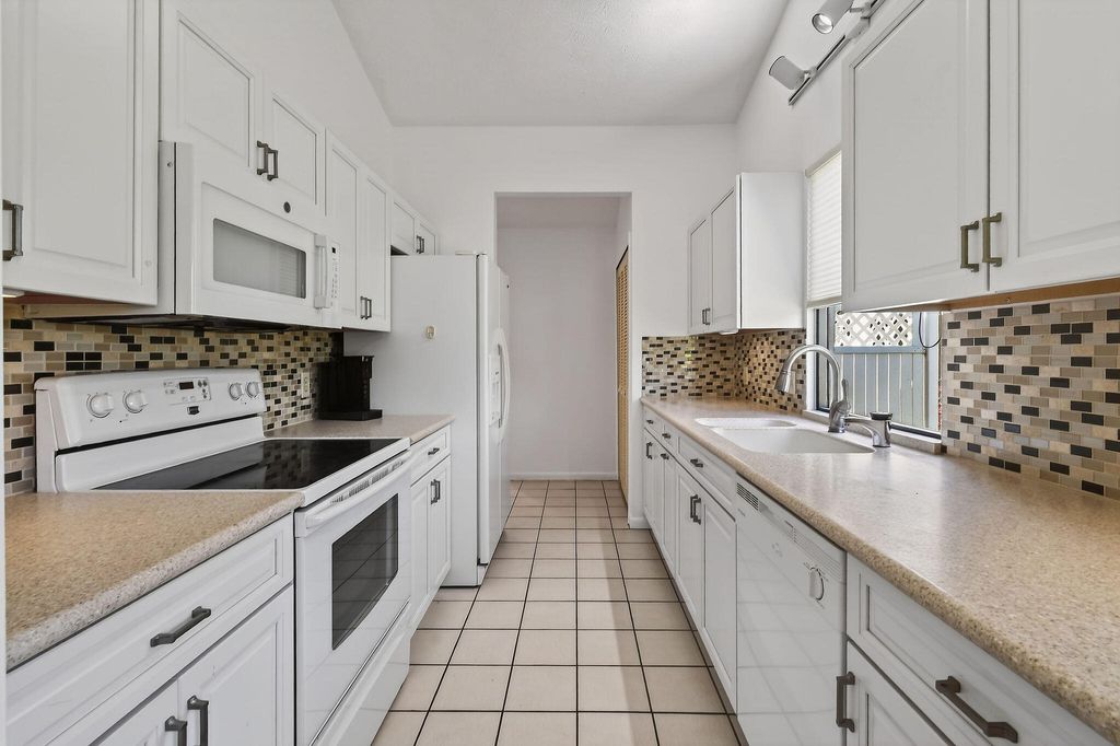 Photo of 13196 SE Point O Woods Court, Hobe Sound, FL 33455 (MLS # R11152076)