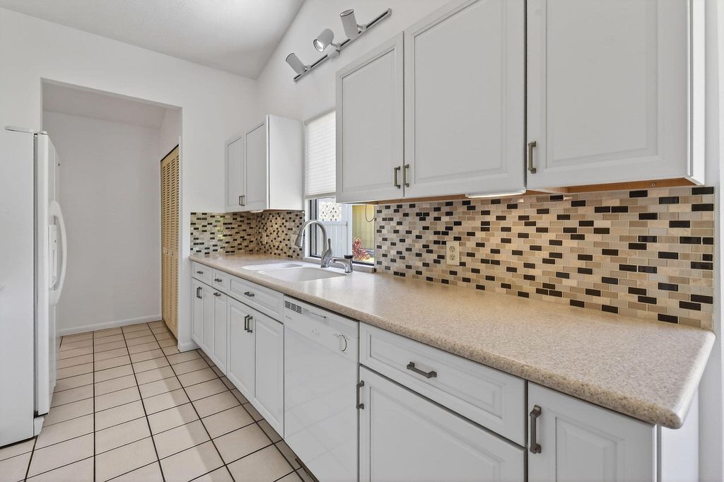 Photo of 13196 SE Point O Woods Court, Hobe Sound, FL 33455 (MLS # R11152076)