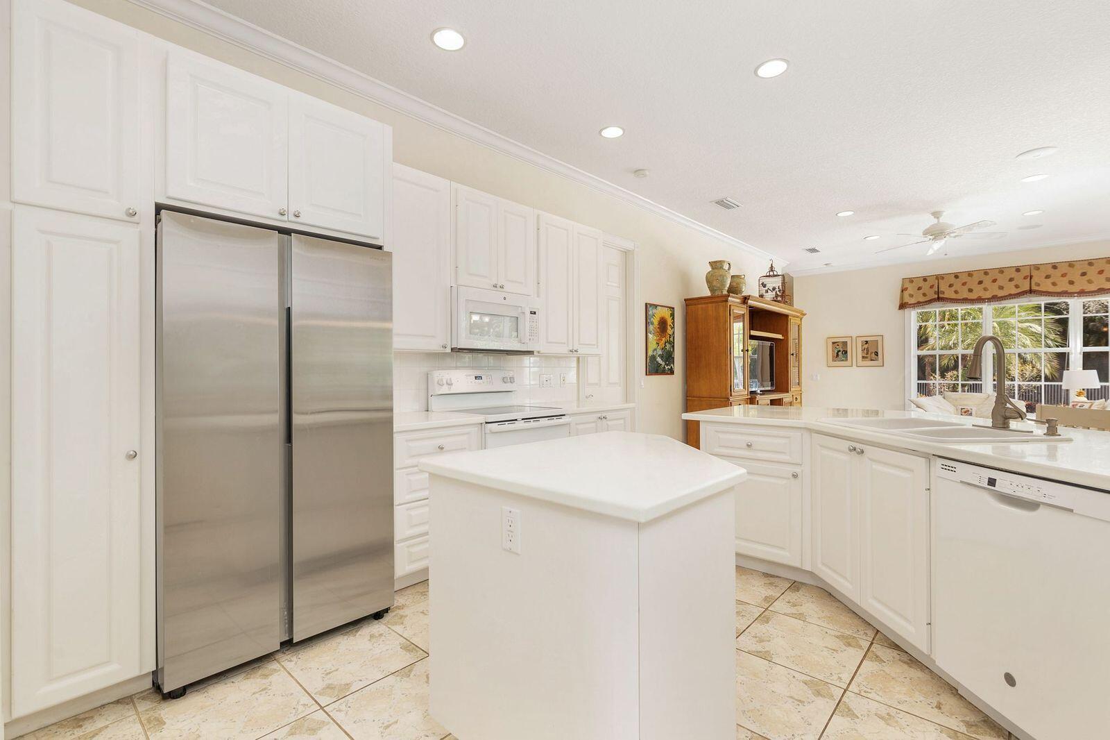 BREAKERS WEST - Residential