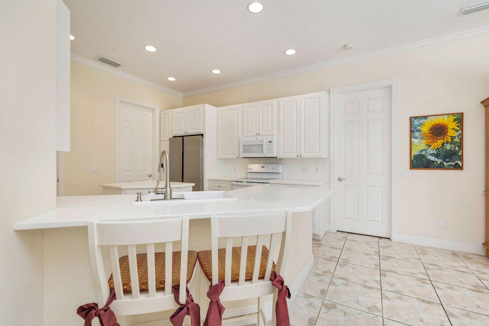 BREAKERS WEST - Residential