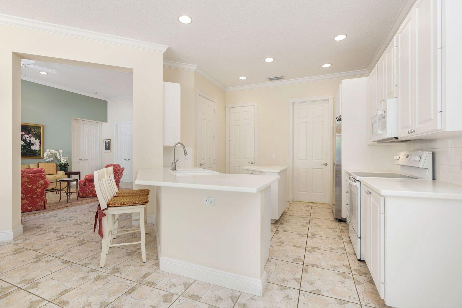 BREAKERS WEST - Residential