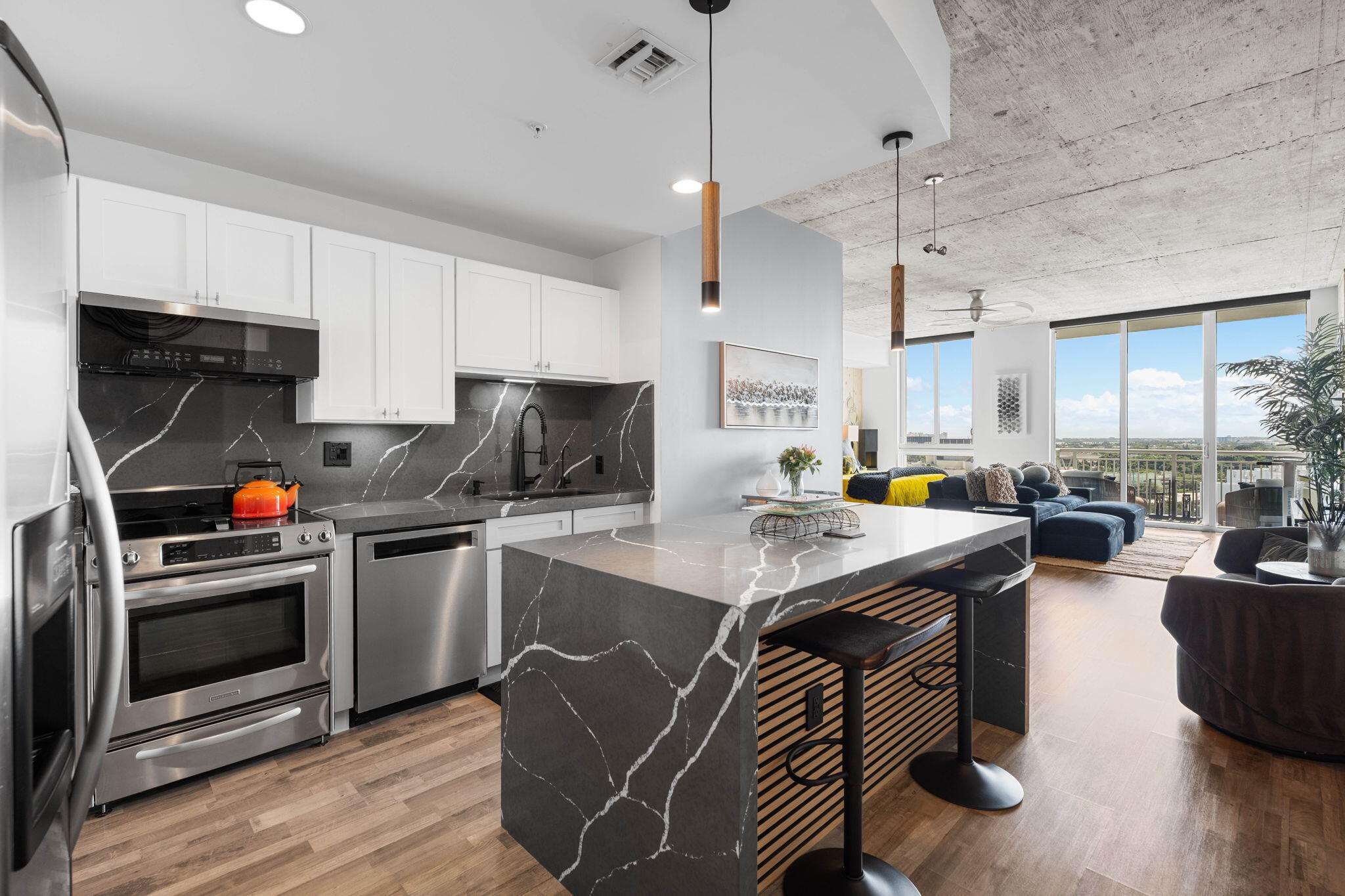 EDGE CONDO - Residential