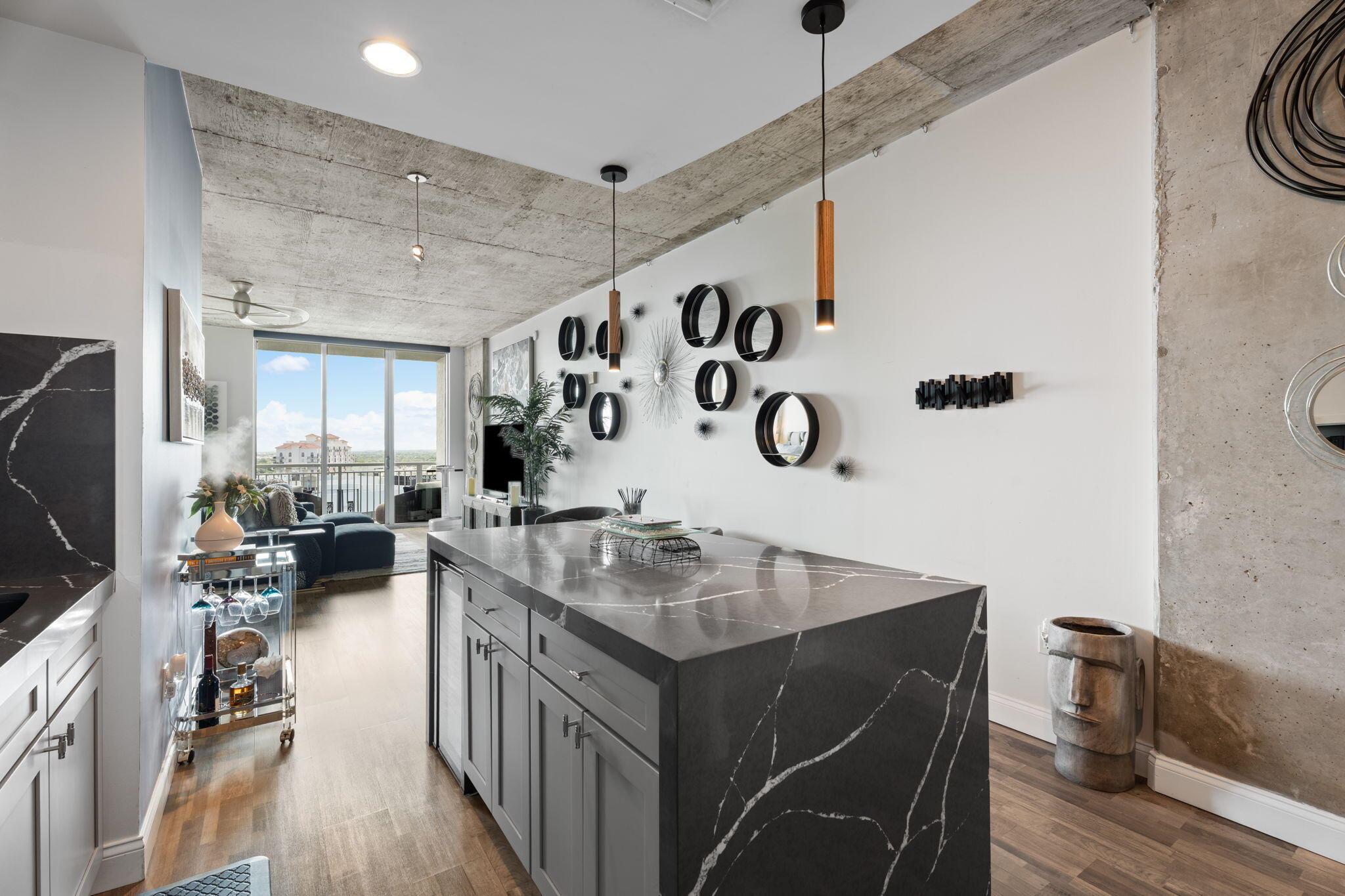 EDGE CONDO - Residential