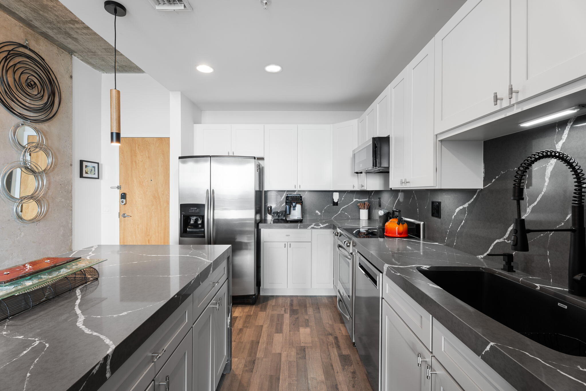 EDGE CONDO - Residential