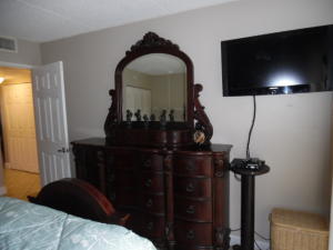 MEADOWS ON THE GREEN COND - Residential